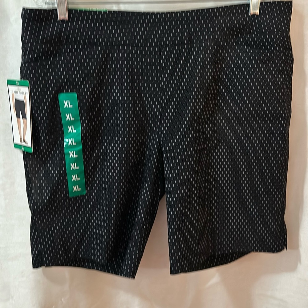 Hilary Radley XL Navy/White Shorts.